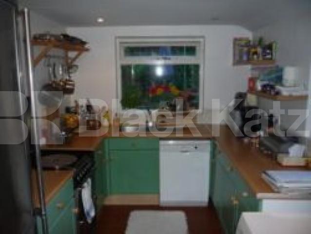 			2 Bedroom, 1 bath, 1 reception Flat			 Brackenbury Road, EAST FINCHLEY N2